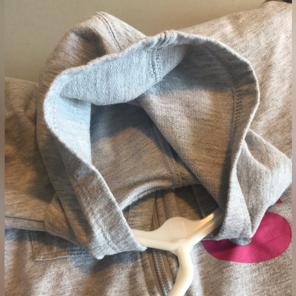 Levi’s Grey and Pink Baby Girl Onesie Zip Up Hooded with pocket size 24 months - Picture 6 of 9
